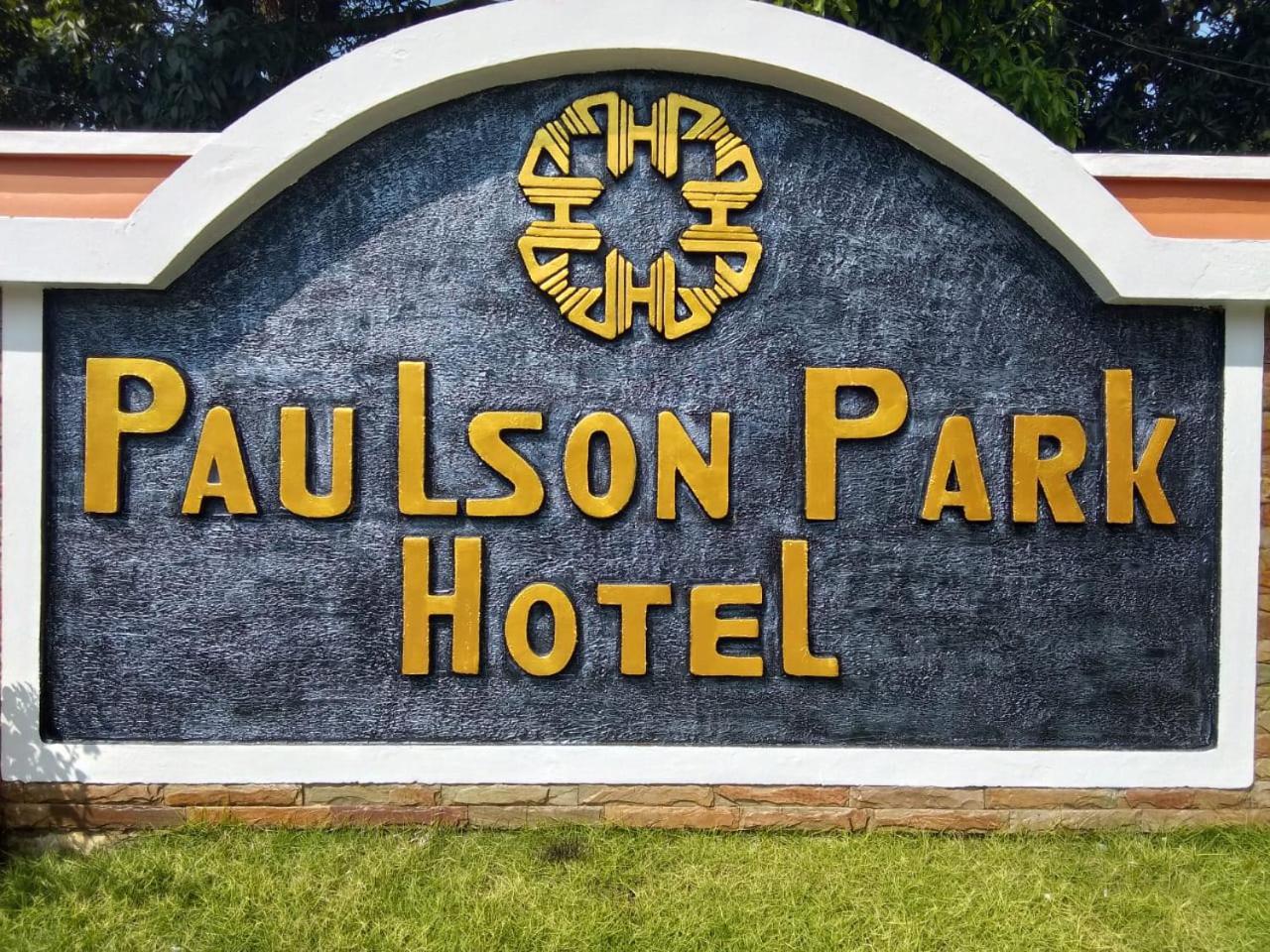 Paulson Park Hotel Kochi Eksteriør billede